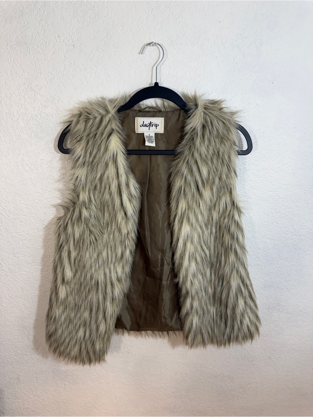 Daytrip Faux Fur Shaggy Vest Gray Taupe Boho Festival Size S Daytrip
